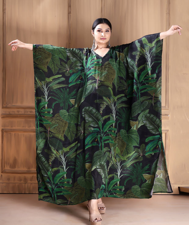 Effortlessly Chic: Green Silk Caftan for a Stylish and Sustainable Look